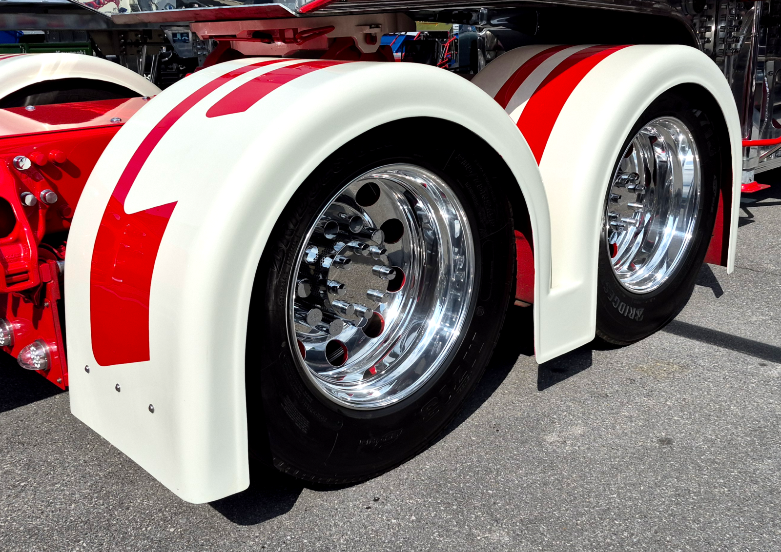 Classic Low Cut Double Hump - Image 9