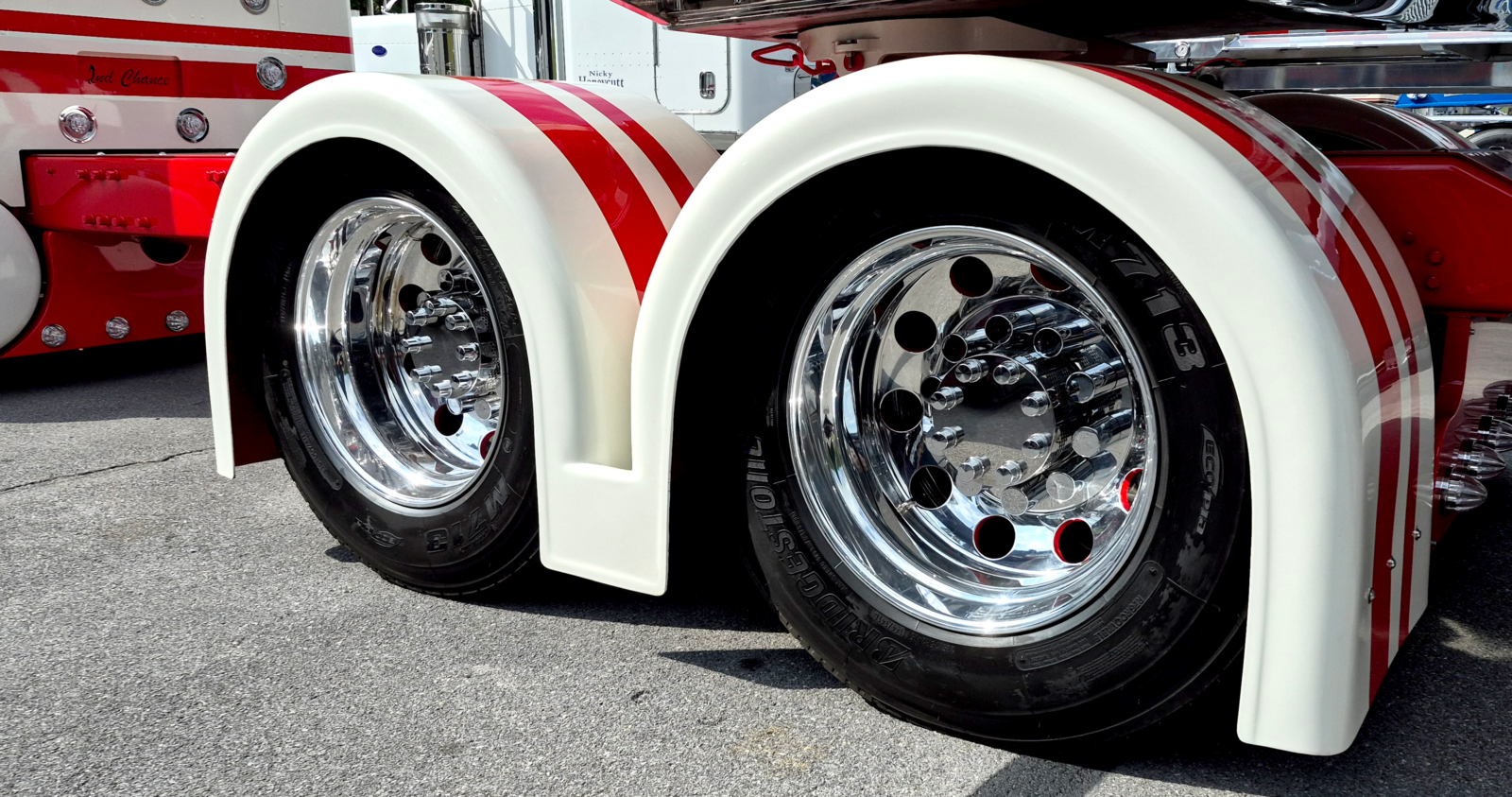 Classic Low Cut Double Hump - Image 10