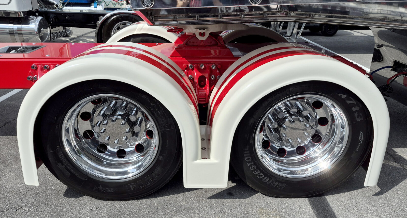 Classic Low Cut Double Hump - Image 11